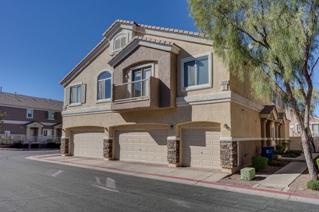 Building Photo - ** COMING SOON!!! ** Charming Henderson Townhome with Double-Sided Fireplace, Stainless Steel Kit...