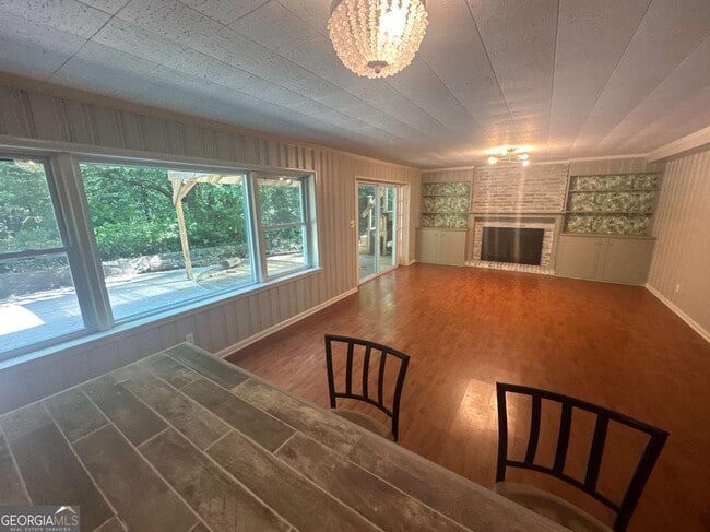 Building Photo - 345 Ridgeview Trail