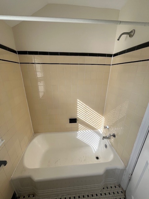 Building Photo - 639 Emerson St NE