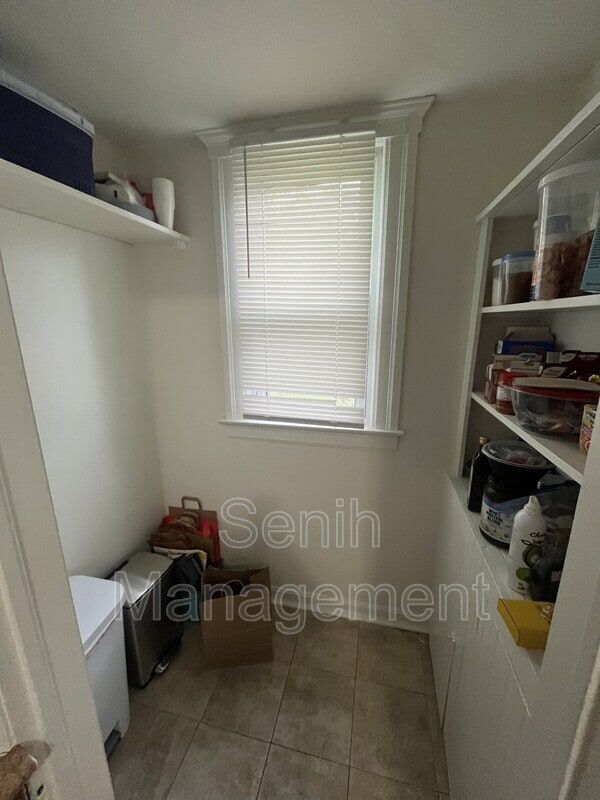 Building Photo - 4190 Hurlbut St
