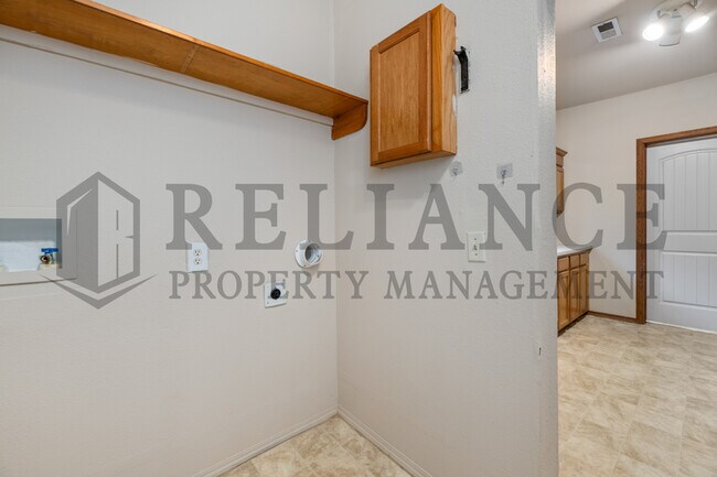 Building Photo - 1405 S Ida St