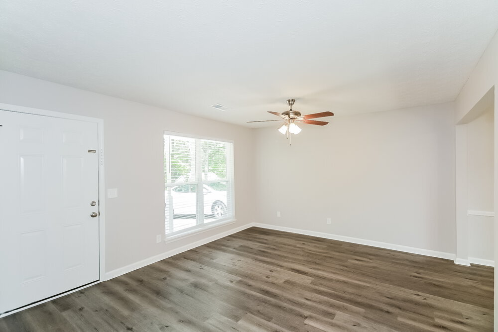 Building Photo - 300 N Meade Dr