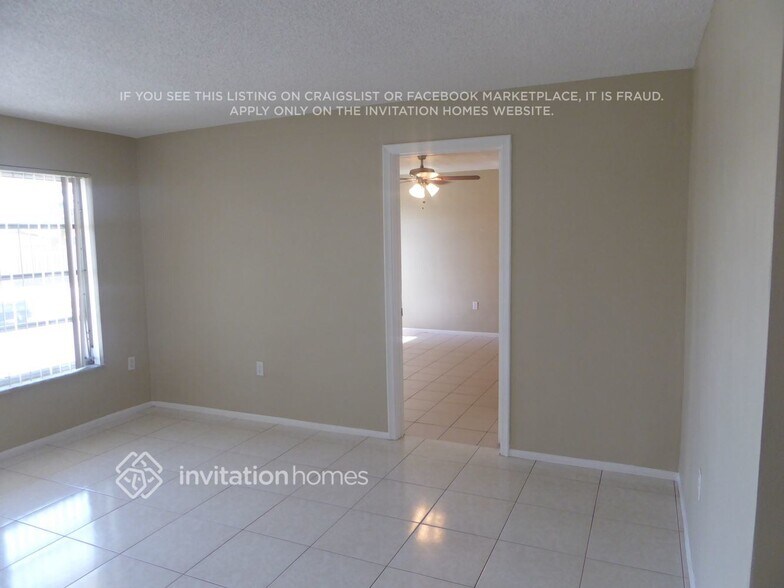 Building Photo - 2400 NW 85th Ave