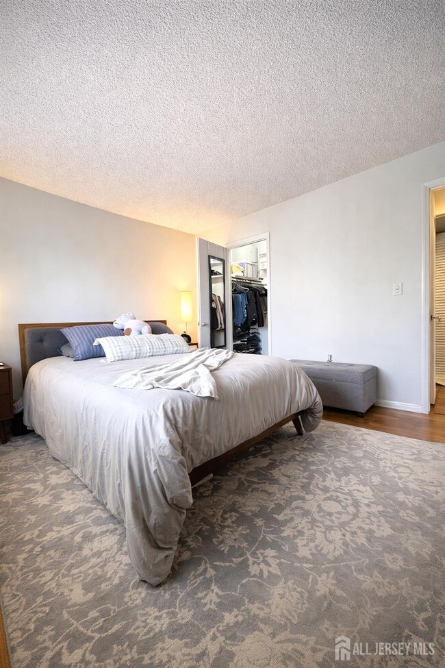 Building Photo - 4910 Ravens Crest Dr