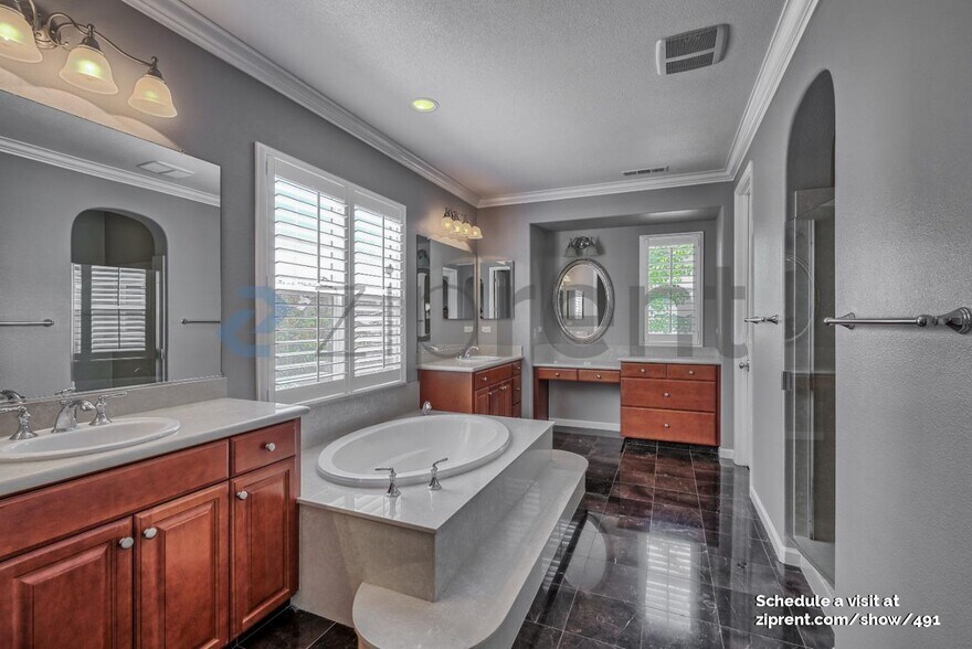 Building Photo - 833 Griffon Ct