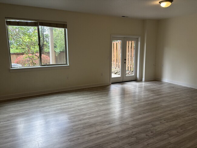 Building Photo - 13392 SE Autumnwood Ln