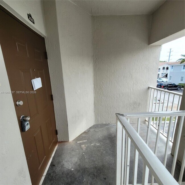 Building Photo - 1663 SE 27th Dr