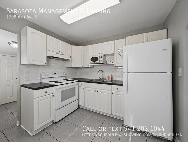 Building Photo - 1708 6th Ave E