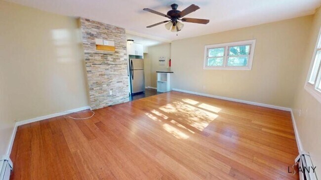 Building Photo - 3 bedroom in BRONX NY 10457