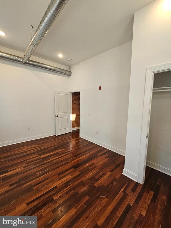 Building Photo - 3228 W Diamond St