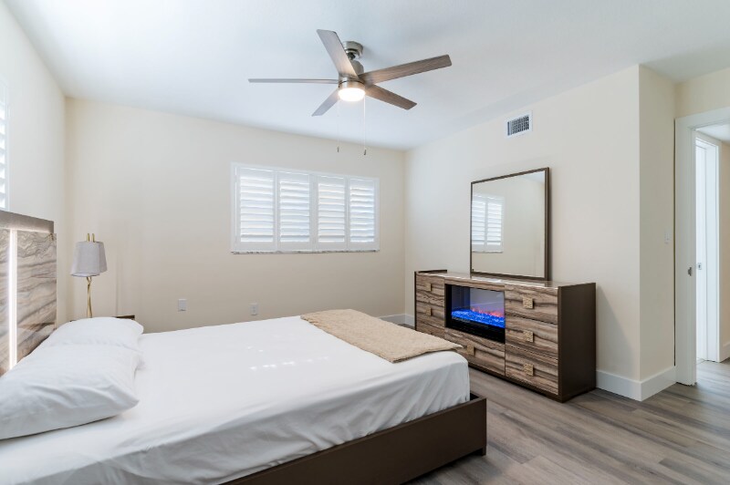 Building Photo - 1050 Rafael Blvd NE