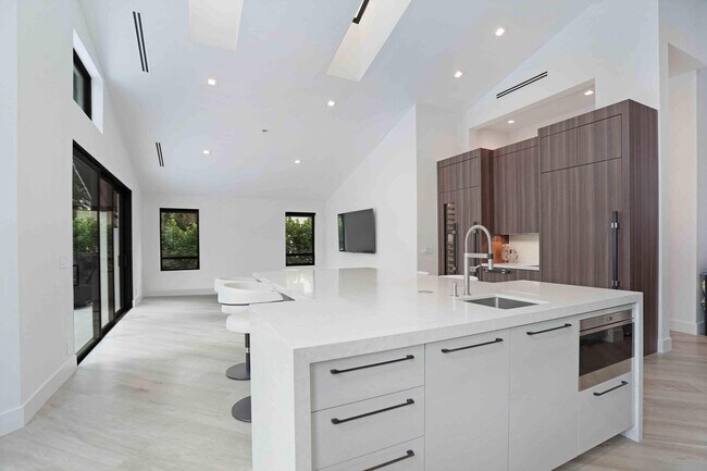 Building Photo - 3012 NW 61st St