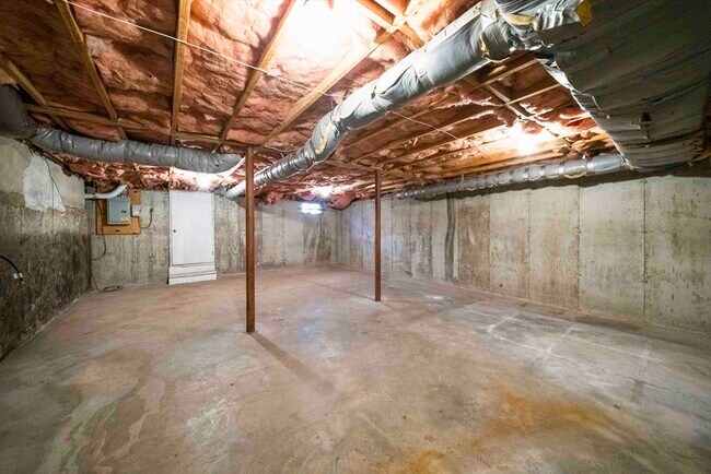 Building Photo - 55 Evelyn Rd