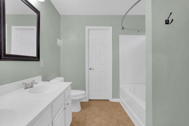 Building Photo - 3 bedroom 2 1/2 bath with loft