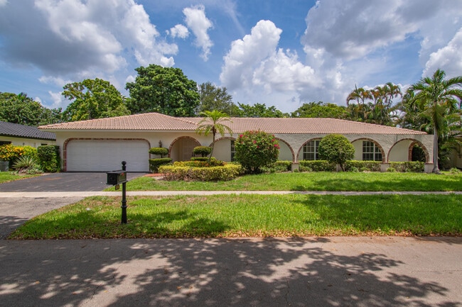 Building Photo - 6749 S Grande Dr