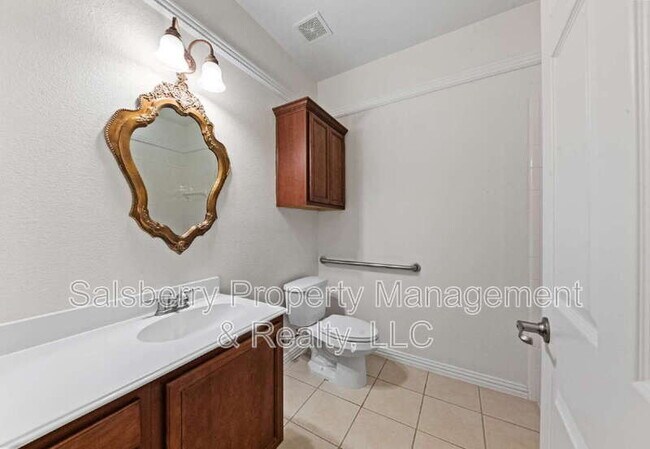 Building Photo - 252 Heritage Hill Dr