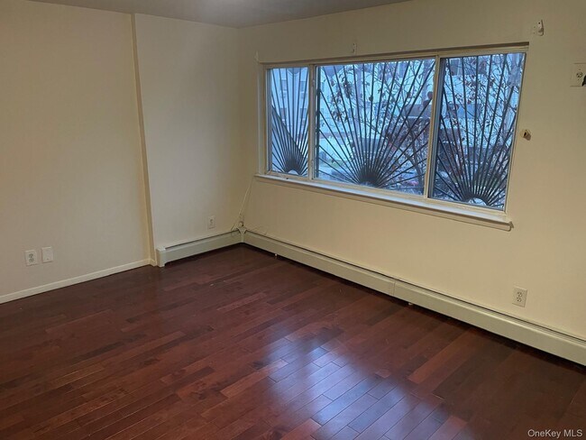 Building Photo - 7 Dune Ct