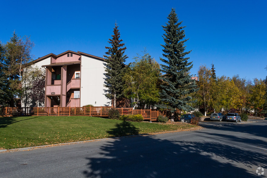 Building Photo - Foxwood Condos