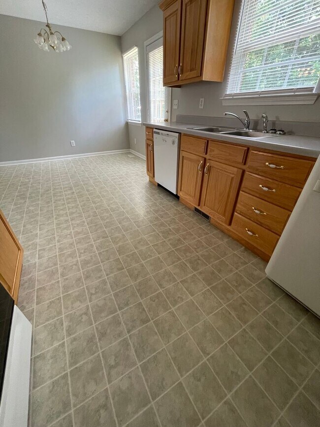 Building Photo - 31 Fox Creek Ct