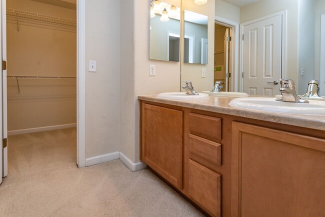 Building Photo - Comfortable Monument Townhome with 2-Car Garage & Easy I-25 Access!!