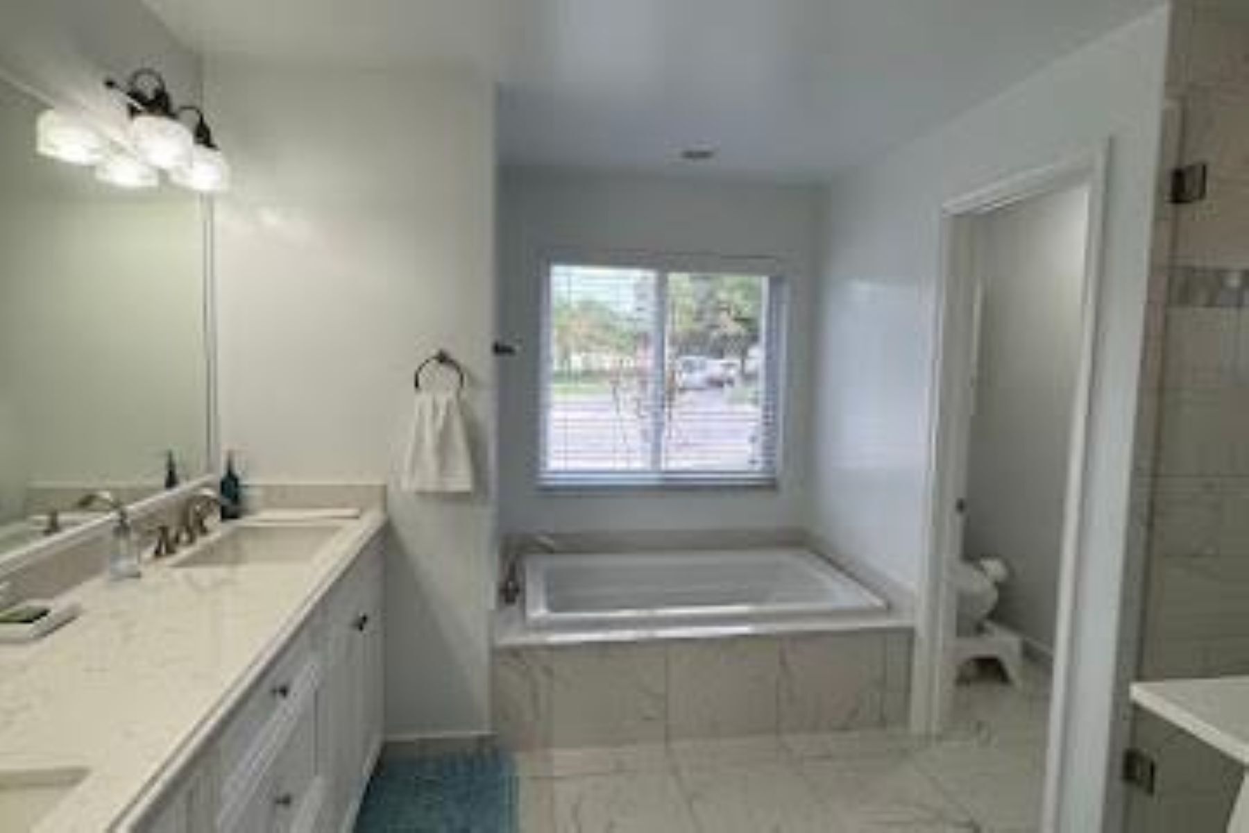 Building Photo - 1400 Seabay Rd