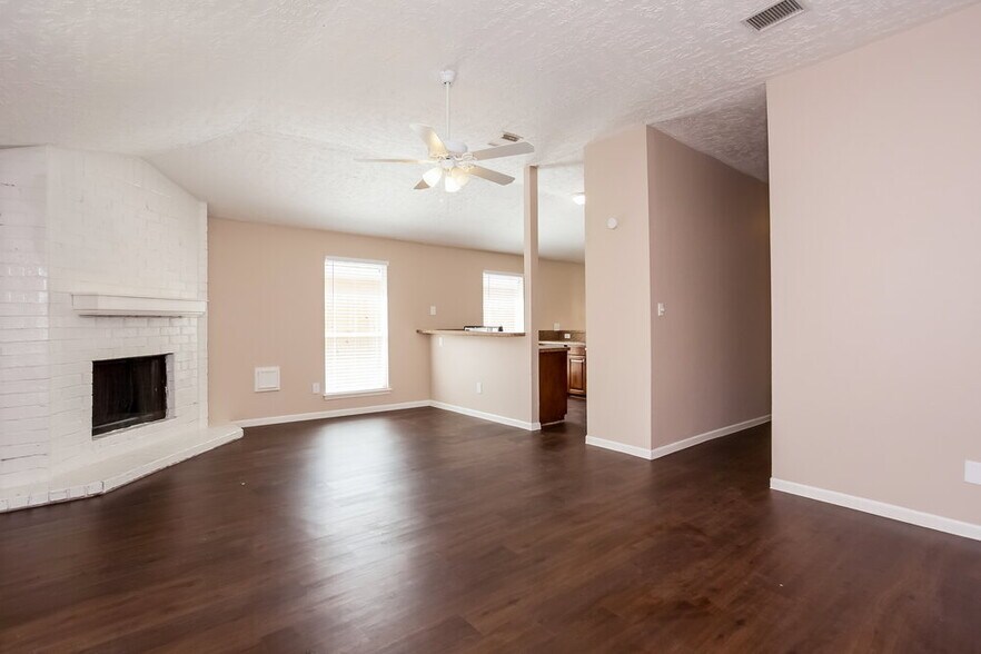 Building Photo - 20070 N Navaho Trail