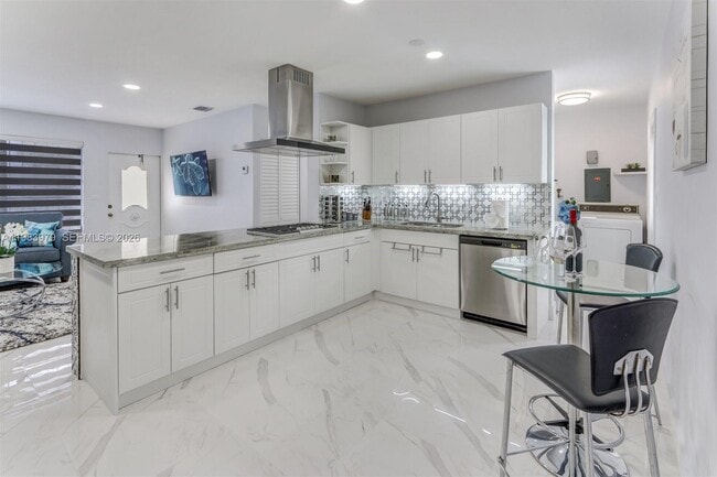 Building Photo - 980 W 45th Pl