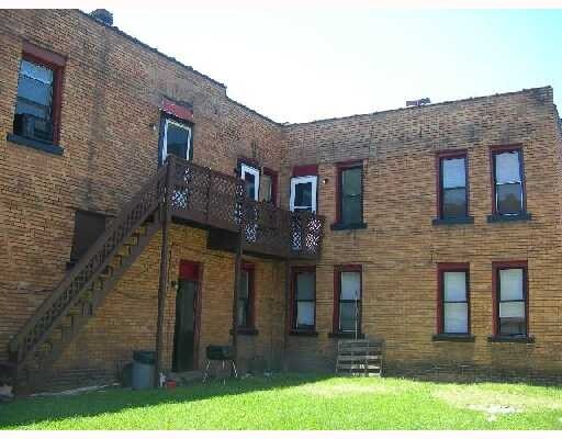 Building Photo - 305 Olivia St