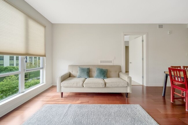 Building Photo - Condo for Rent in the Mission District - $...