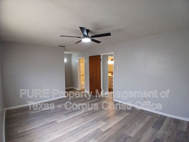 Building Photo - 5001 Middlecoff Cir