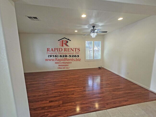 Building Photo - 555 Centre Ct Dr