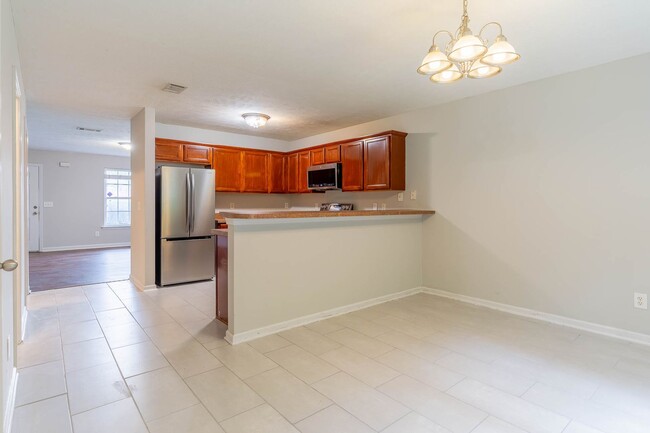 Building Photo - 752 Holland Ridge Dr