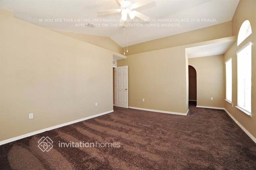 Building Photo - 947 Brenton Leaf Dr