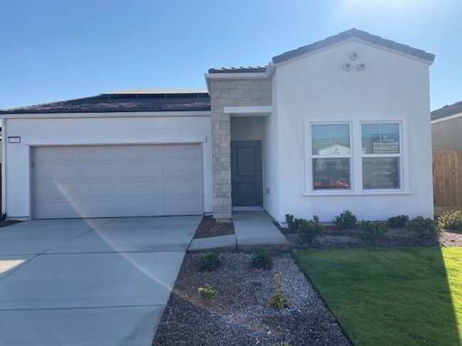 Primary Photo - Beautiful 4BR Single-Level Home in Madera’s New Community!