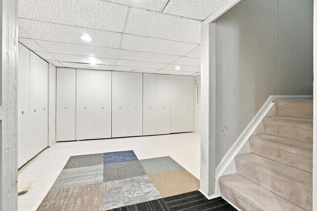Building Photo - 5141 Buckingham Pl Dr