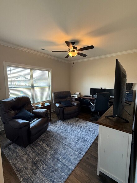 Building Photo - 26316 Woodfield Dr