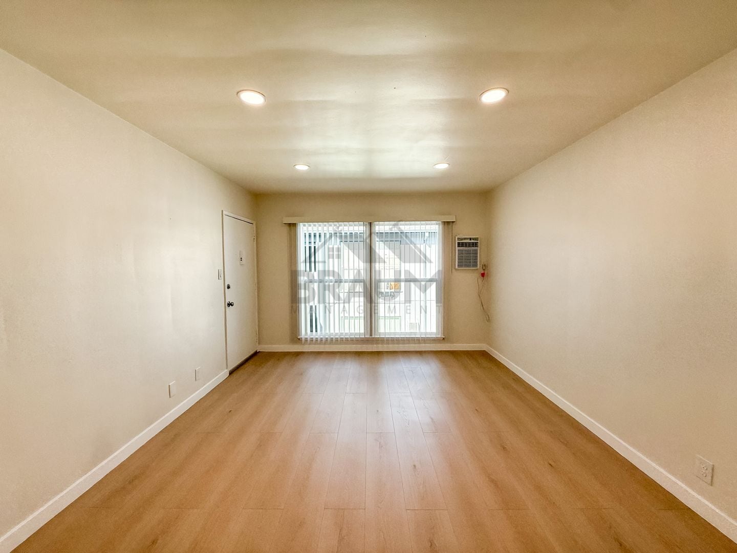 Building Photo - 7333 Woodman Ave