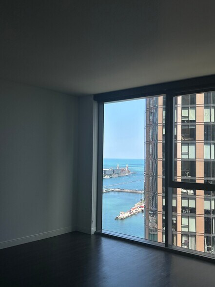 Building Photo - 458 E Waterside Dr