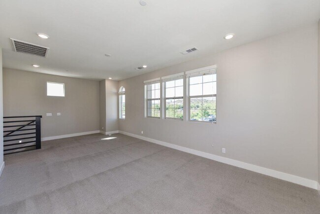 Building Photo - 4bd/4.5ba Single Family House w/ VIEW Gated Community Altair Irvine for rent