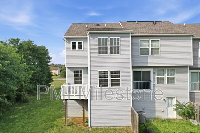 Building Photo - 100 Bertelli Ct