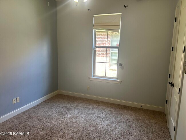 Building Photo - 303 Annabelle Dr