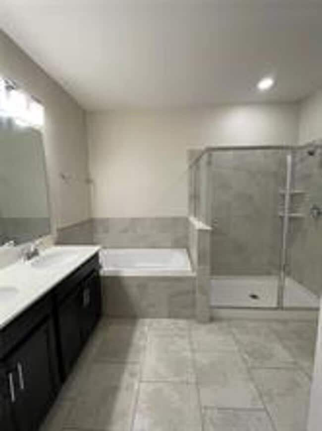 Building Photo - 1202 Payne Stewart Dr