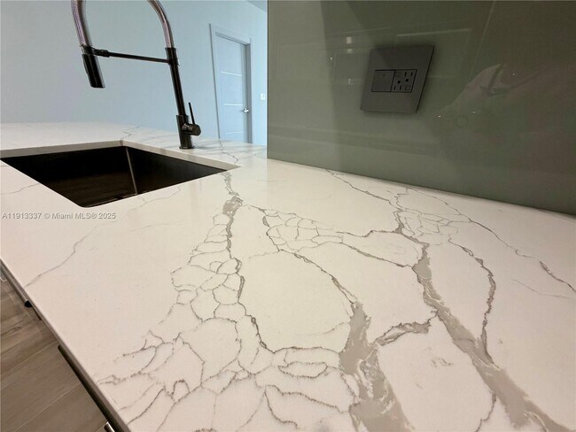 Building Photo - 550 Okeechobee Blvd