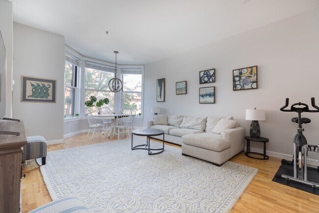 Primary Photo - 416 Marlborough St