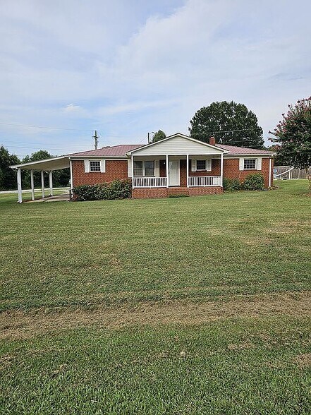 Primary Photo - 123 Burbank Dr