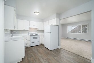Building Photo - Remodeled 2 bedroom! $1000 VISA GIFTCARD AT MOVE IN, JUST IN TIME FOR THE HOLIDAYS!