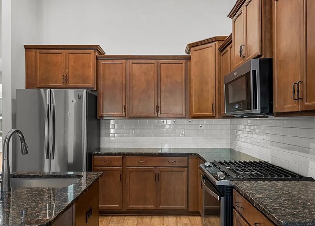 Building Photo - 208 Rosecroft Dr