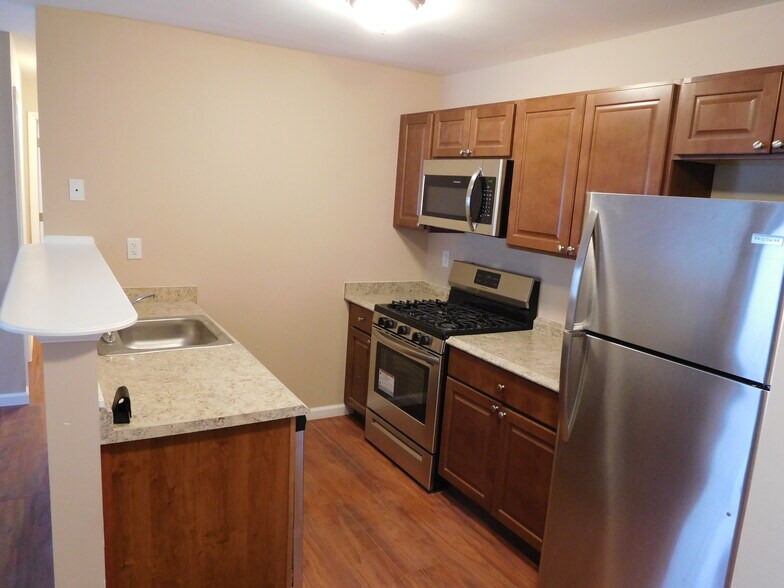 Building Photo - 700 N Franklin Blvd, Unit 1603