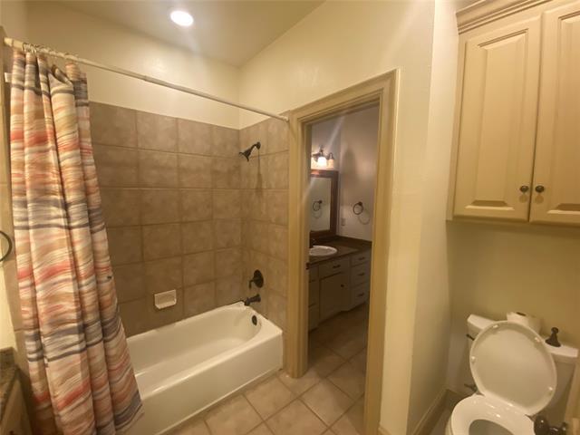 Building Photo - 14 Tennis Village Dr