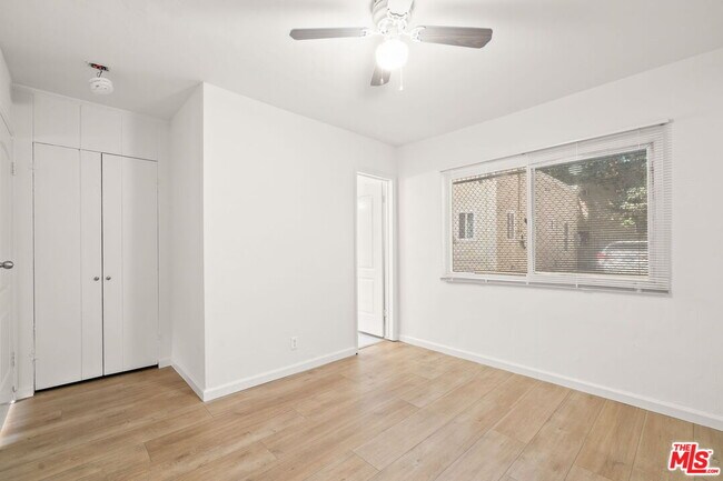 Building Photo - 14721 Sylvan St